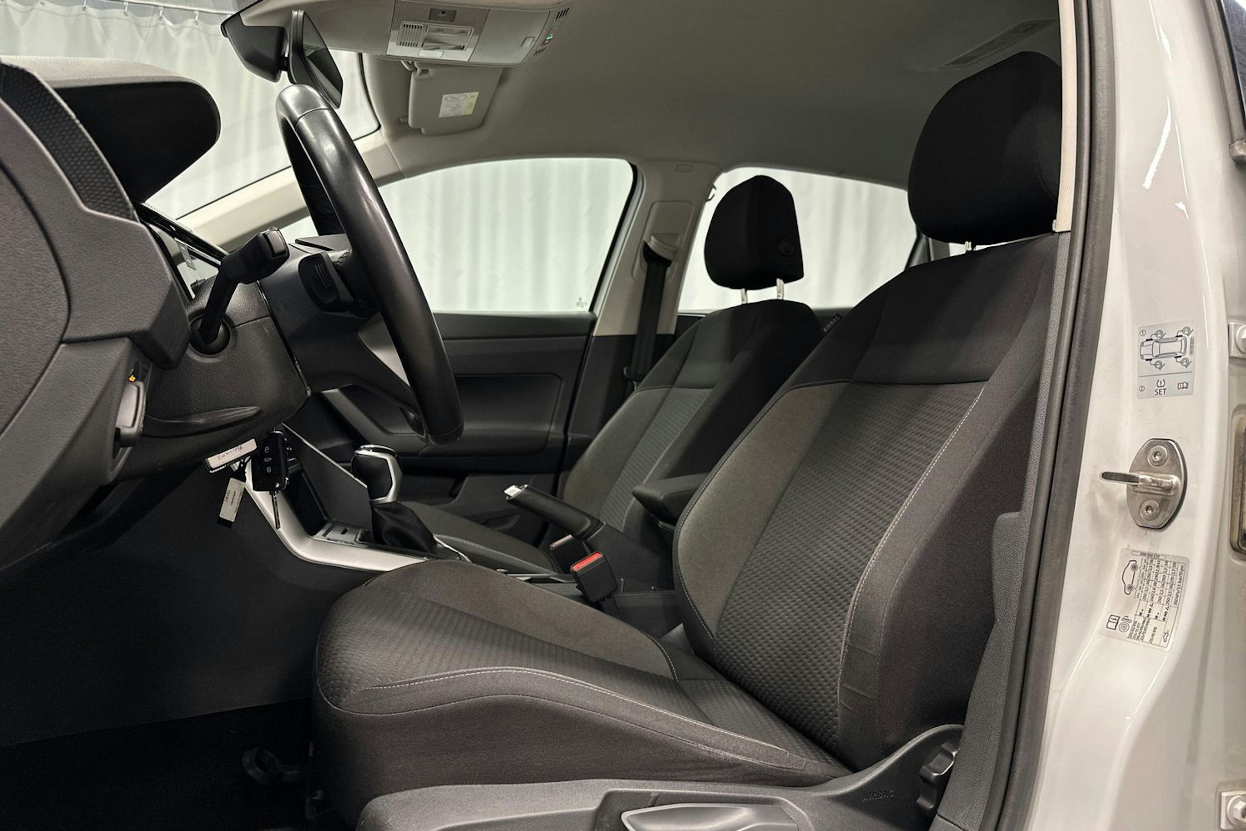 valkoinen Volkswagen Taigo 2023 kuva 15.