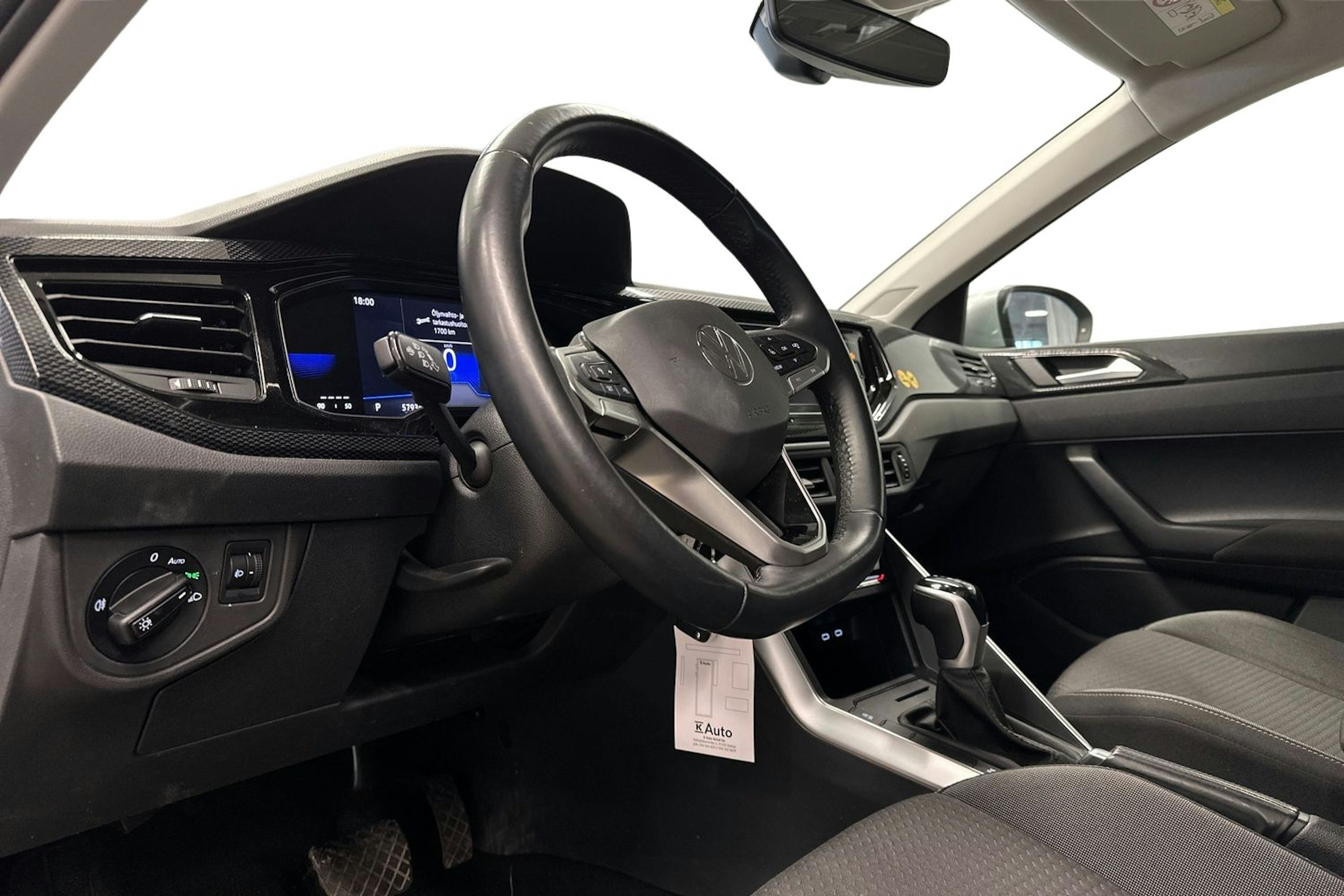 harmaa Volkswagen Taigo 2023 kuva 3.