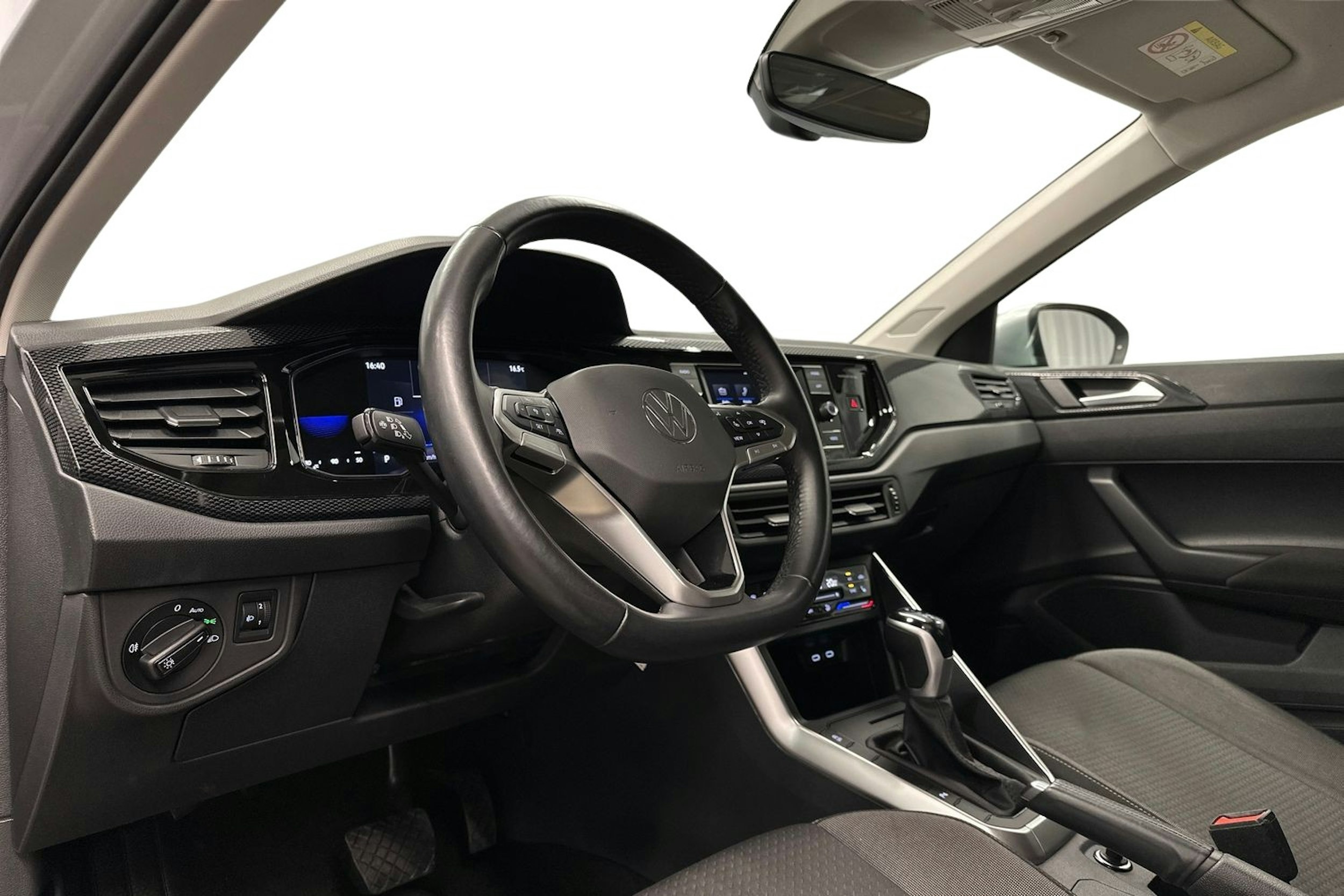 harmaa Volkswagen Taigo 2023 kuva 7.