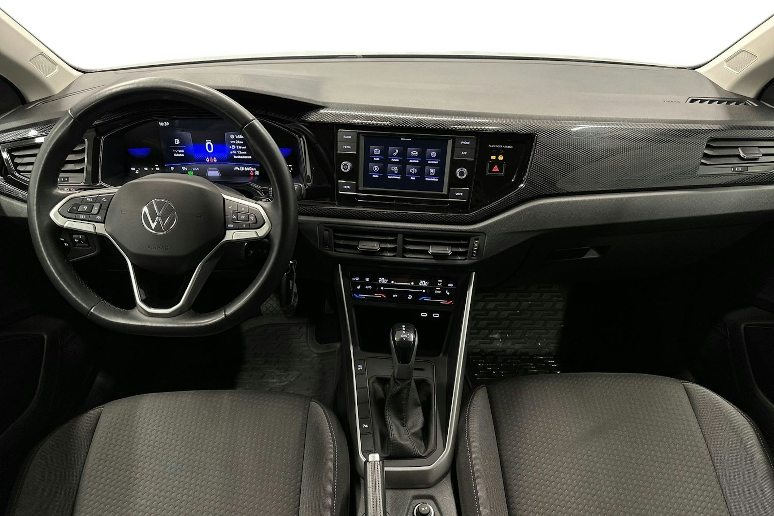 harmaa Volkswagen Taigo 2023 kuva 9.