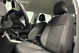 harmaa Volkswagen Taigo 2023 kuva 16.