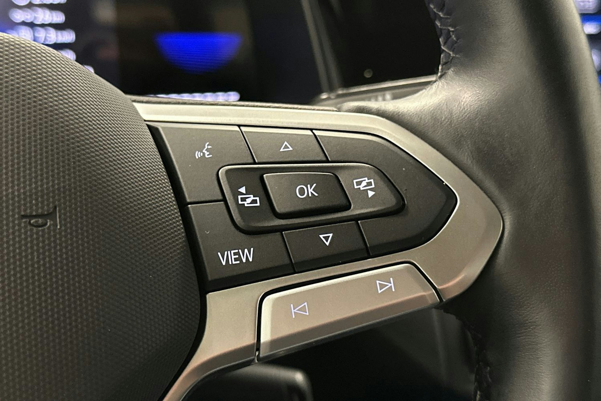 harmaa Volkswagen Taigo 2023 kuva 19.