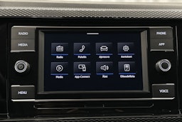 harmaa Volkswagen Taigo 2023 kuva 20.