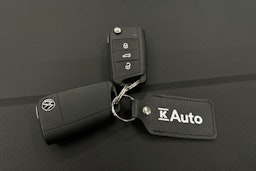 harmaa Volkswagen Taigo 2023 kuva 27.