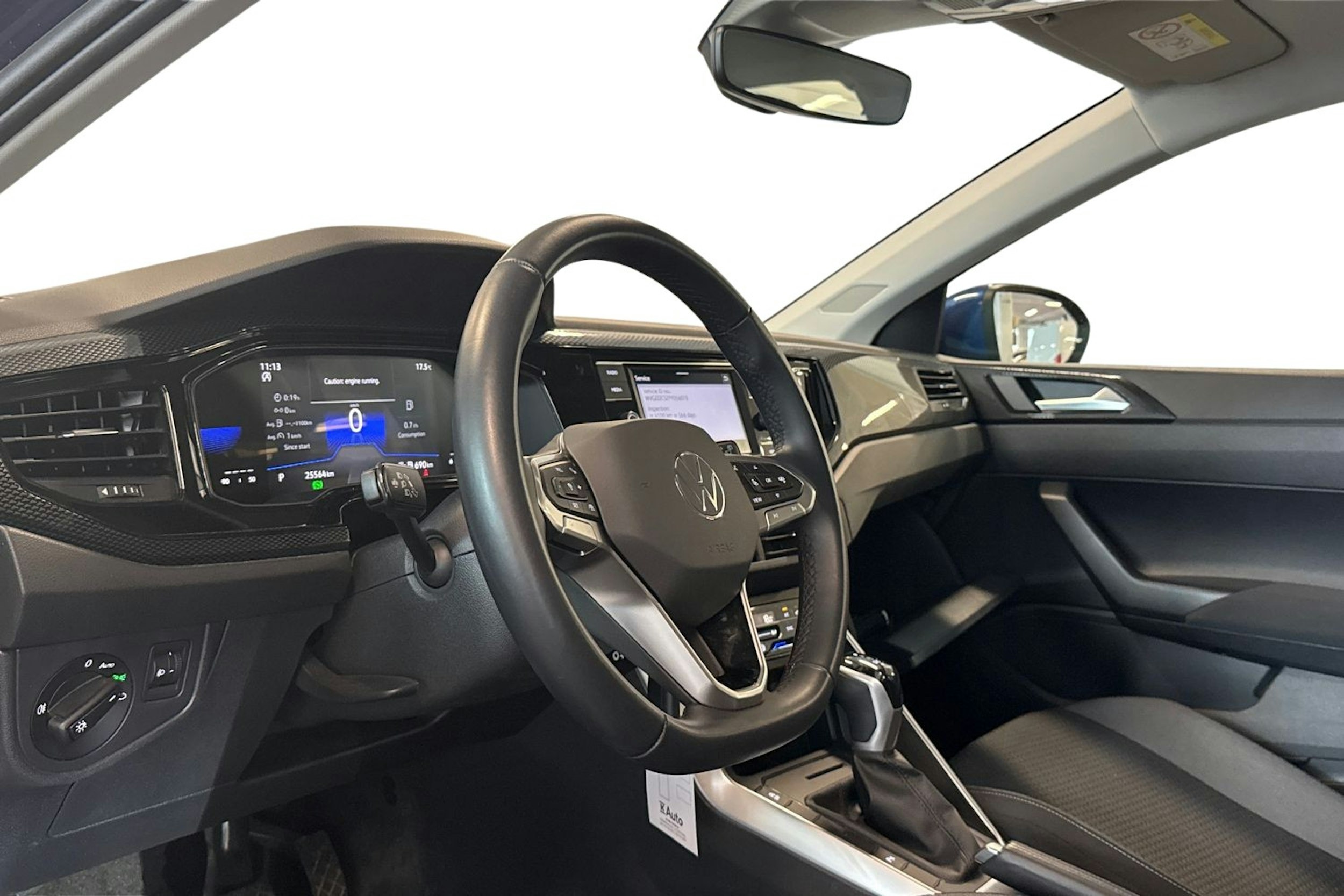 sininen Volkswagen Taigo 2023 kuva 3.