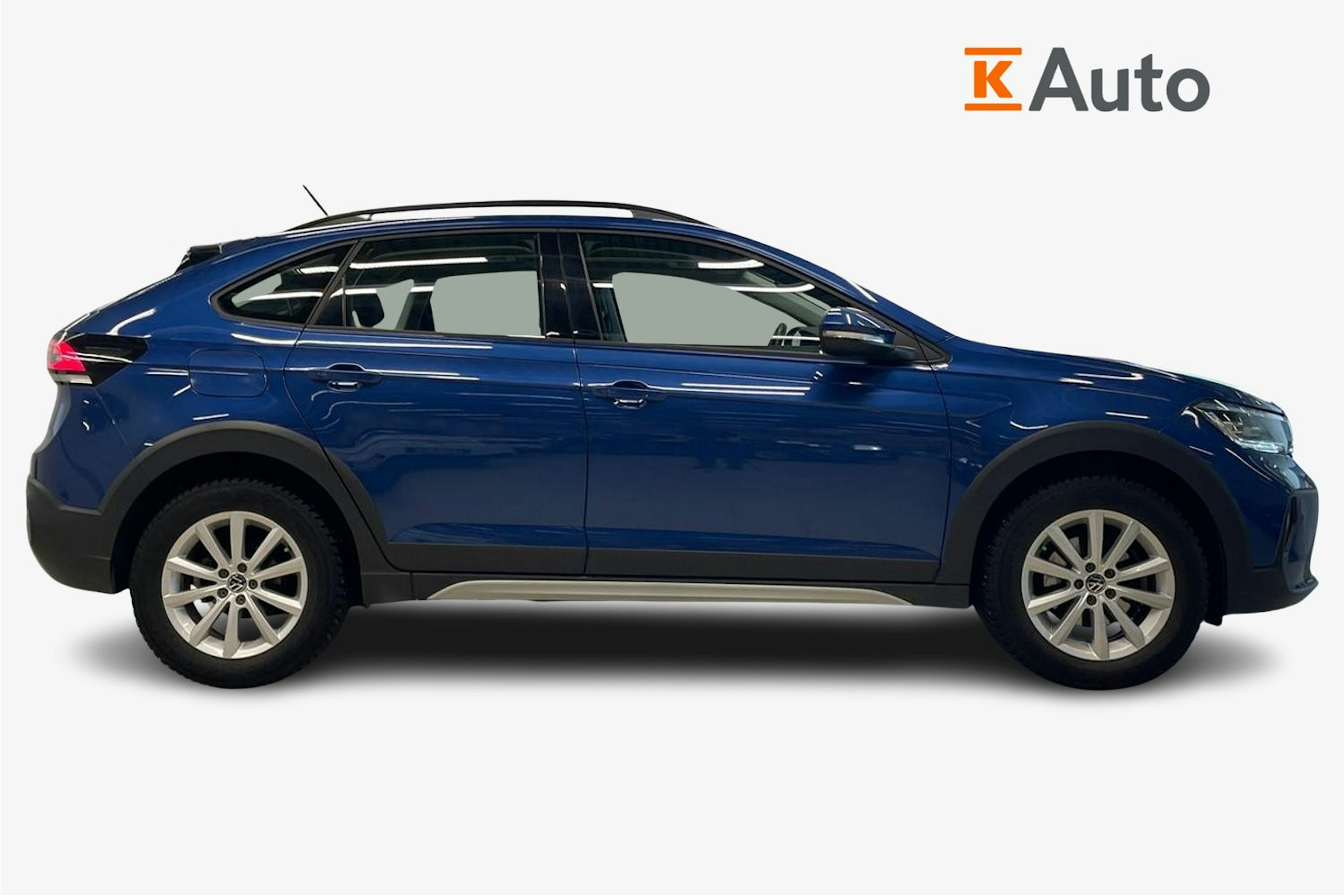 sininen Volkswagen Taigo 2023 kuva 6.