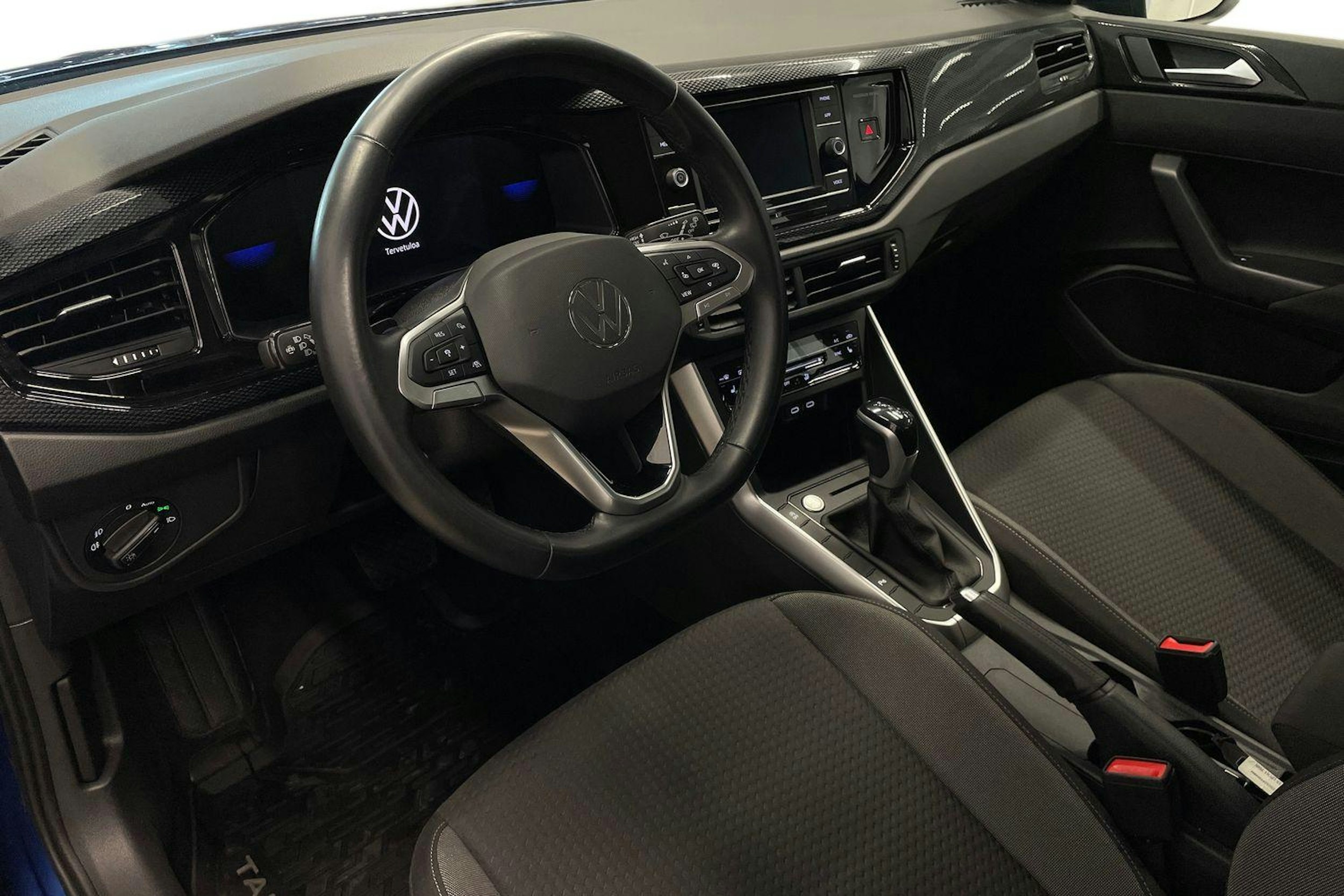 sininen Volkswagen Taigo 2023 kuva 7.
