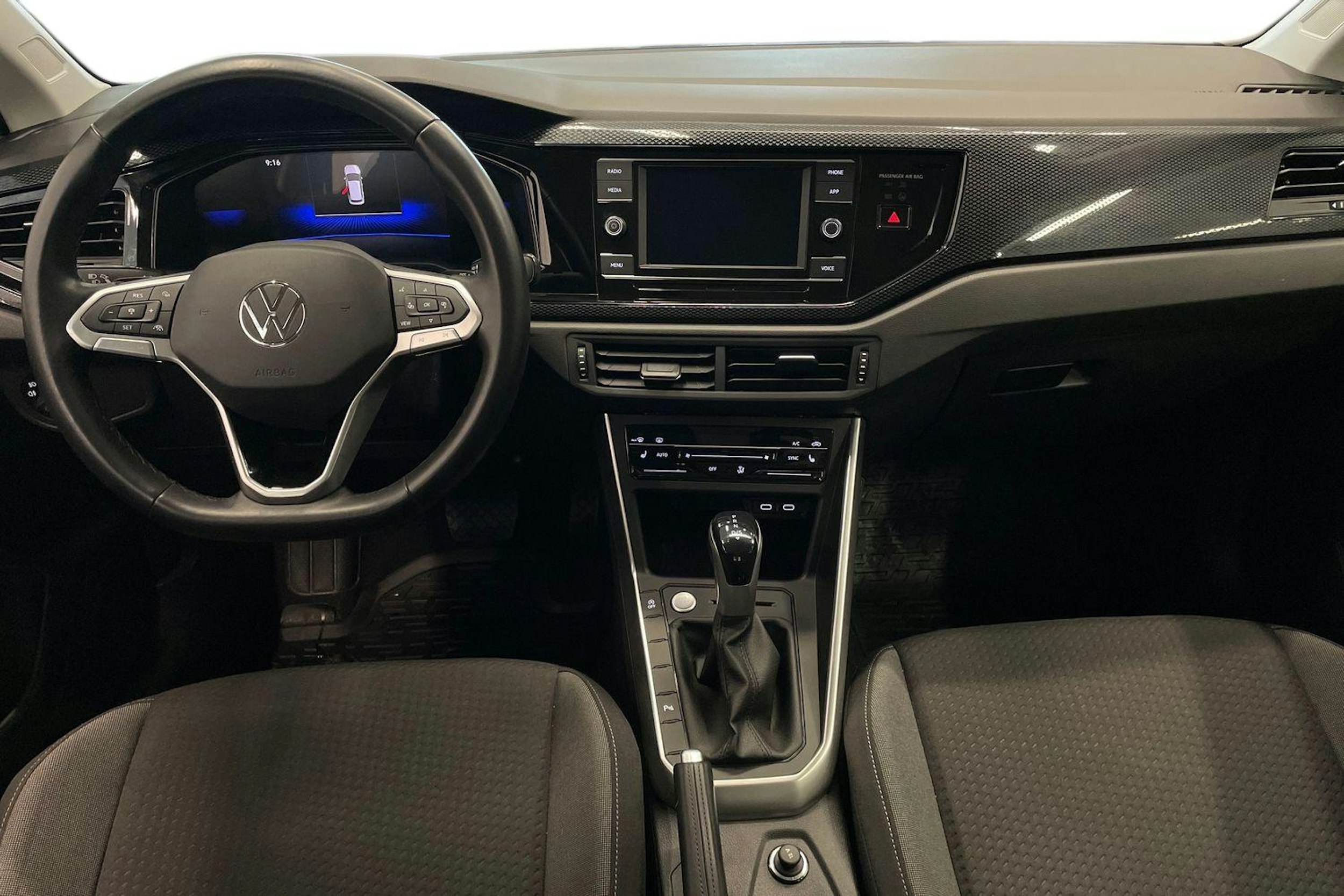 sininen Volkswagen Taigo 2023 kuva 9.