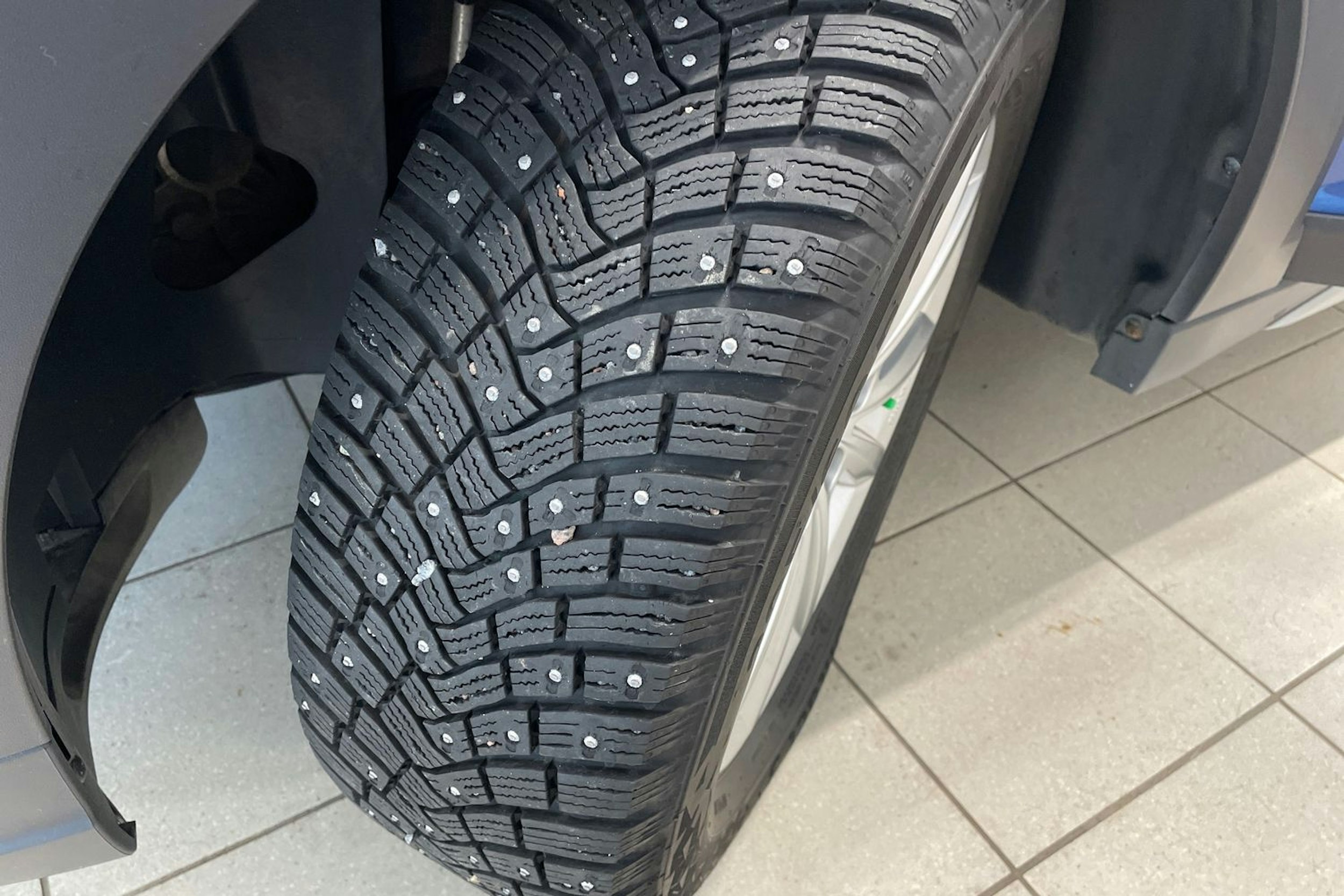 sininen Volkswagen Taigo 2023 kuva 13.