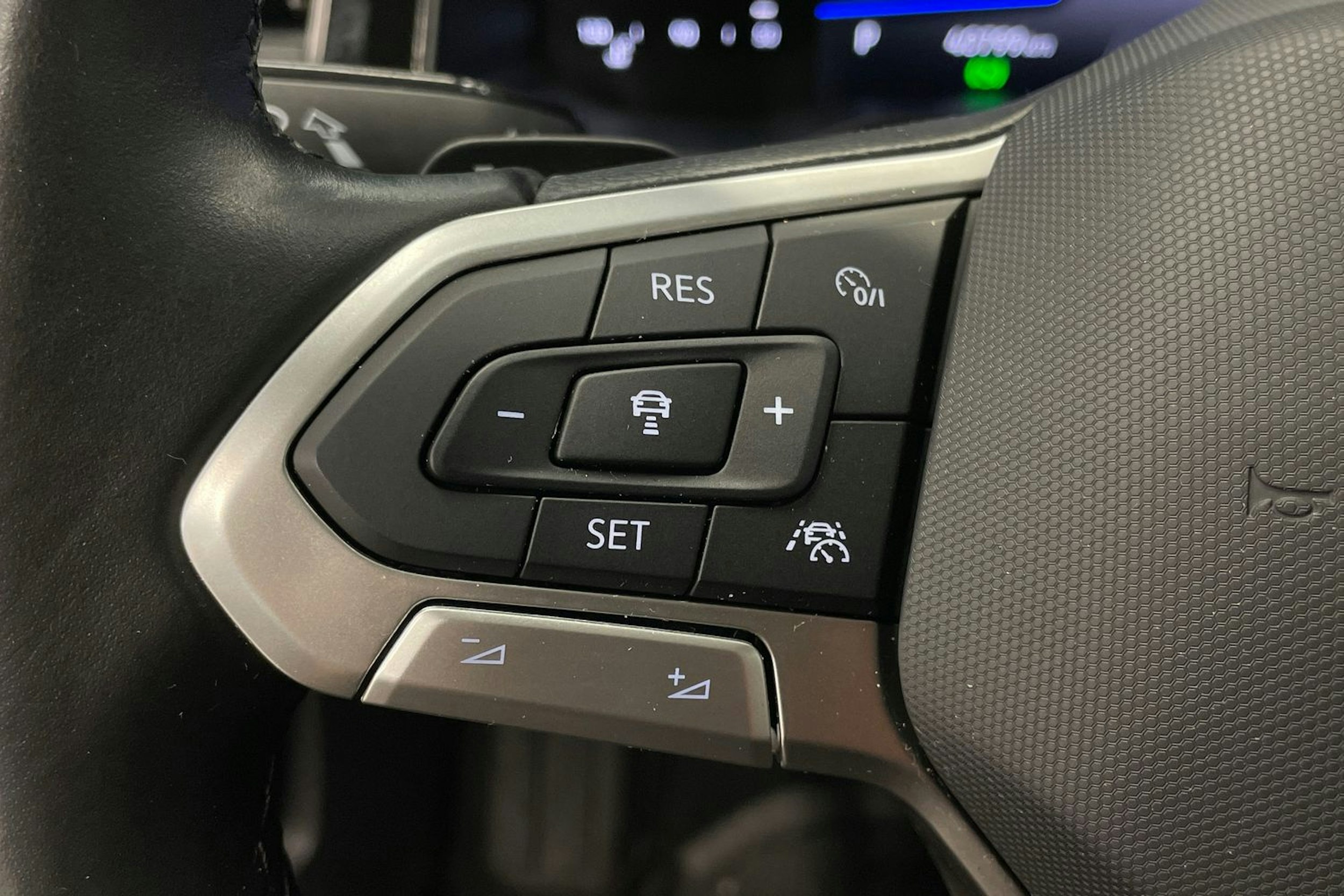 sininen Volkswagen Taigo 2023 kuva 16.