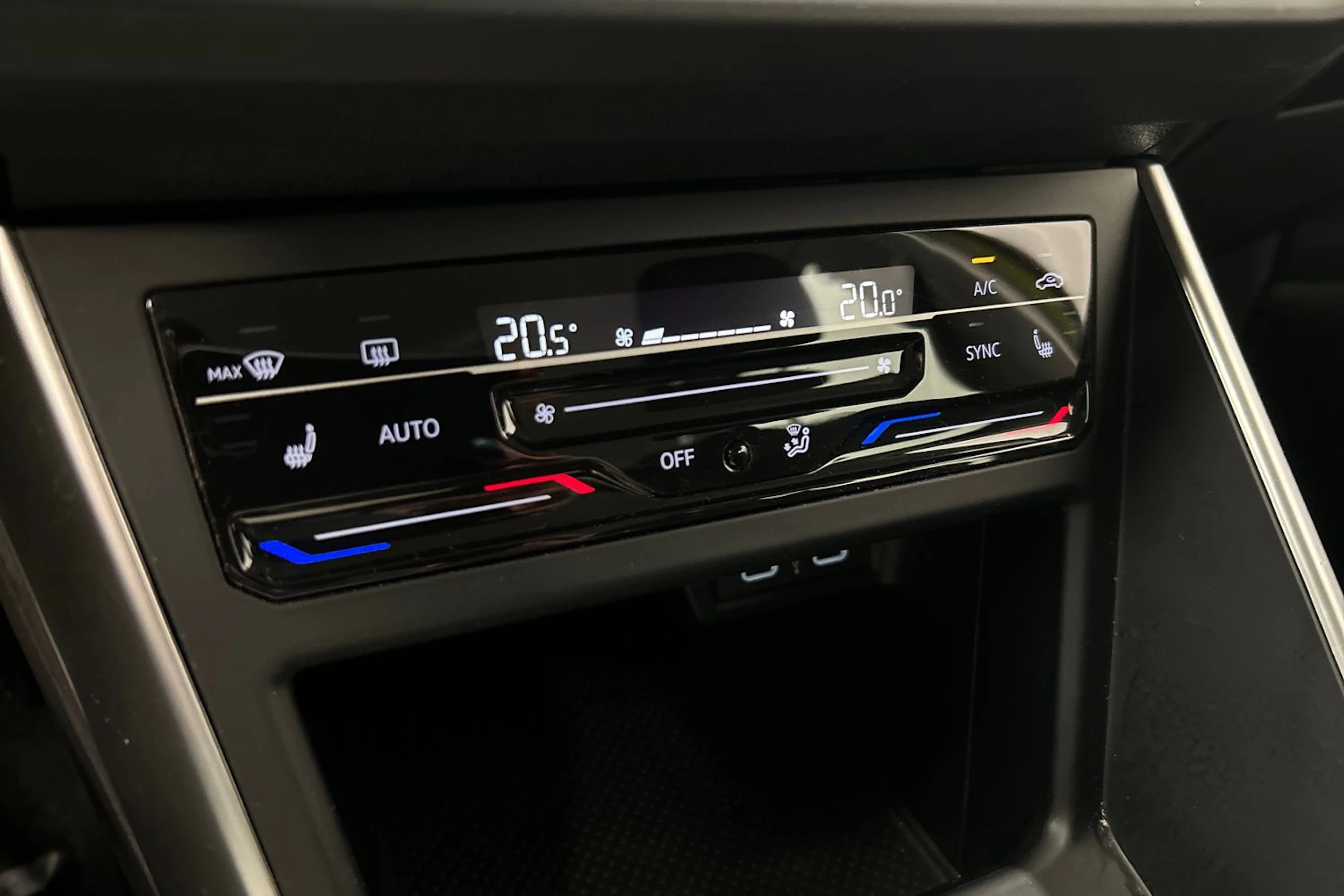 vihreä Volkswagen Taigo 2023 kuva 25.