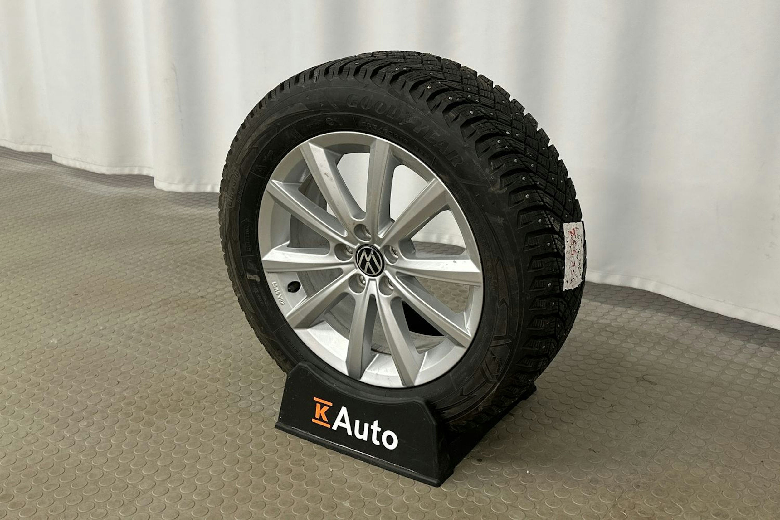 valkoinen Volkswagen Taigo 2023 kuva 13.