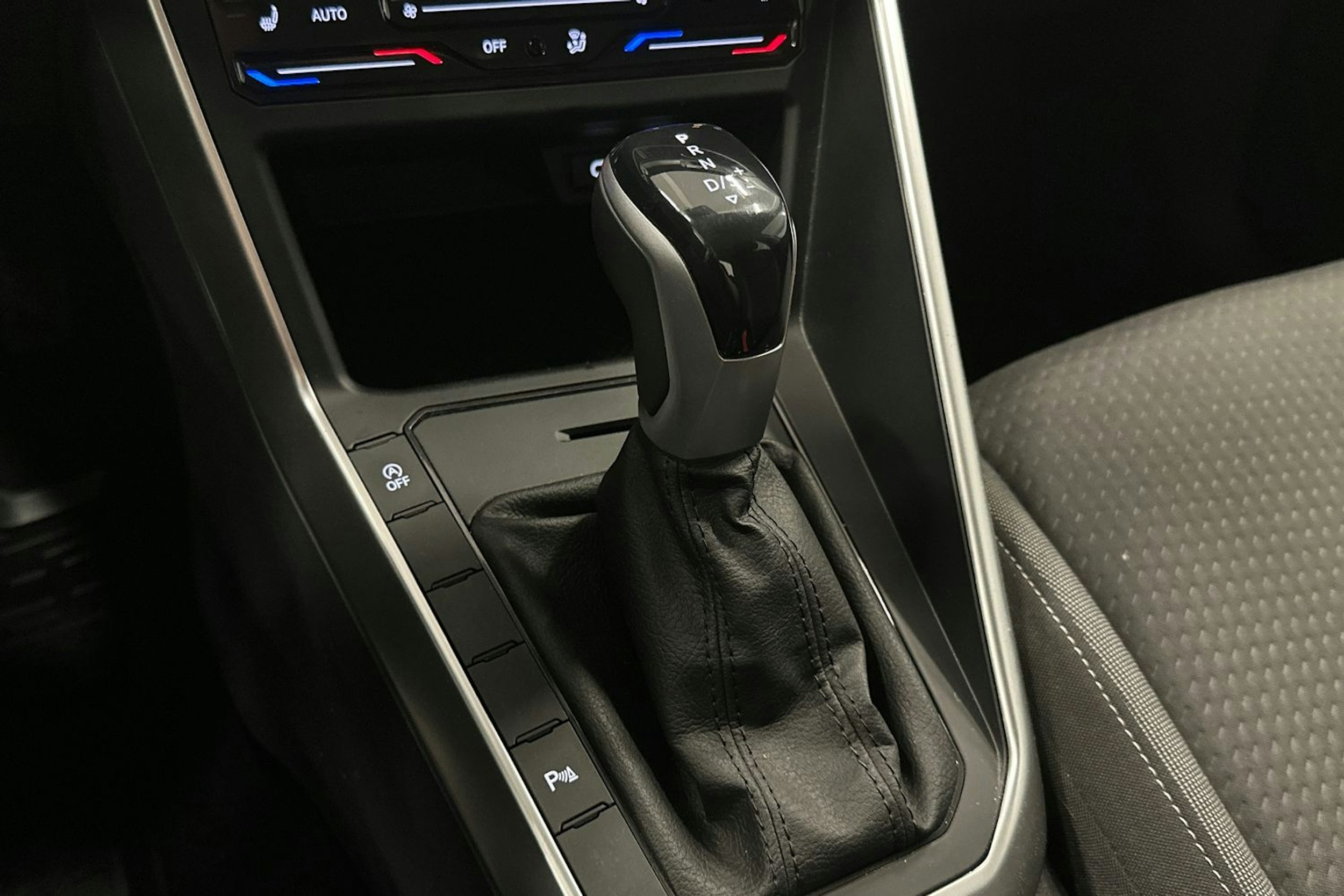 valkoinen Volkswagen Taigo 2023 kuva 20.