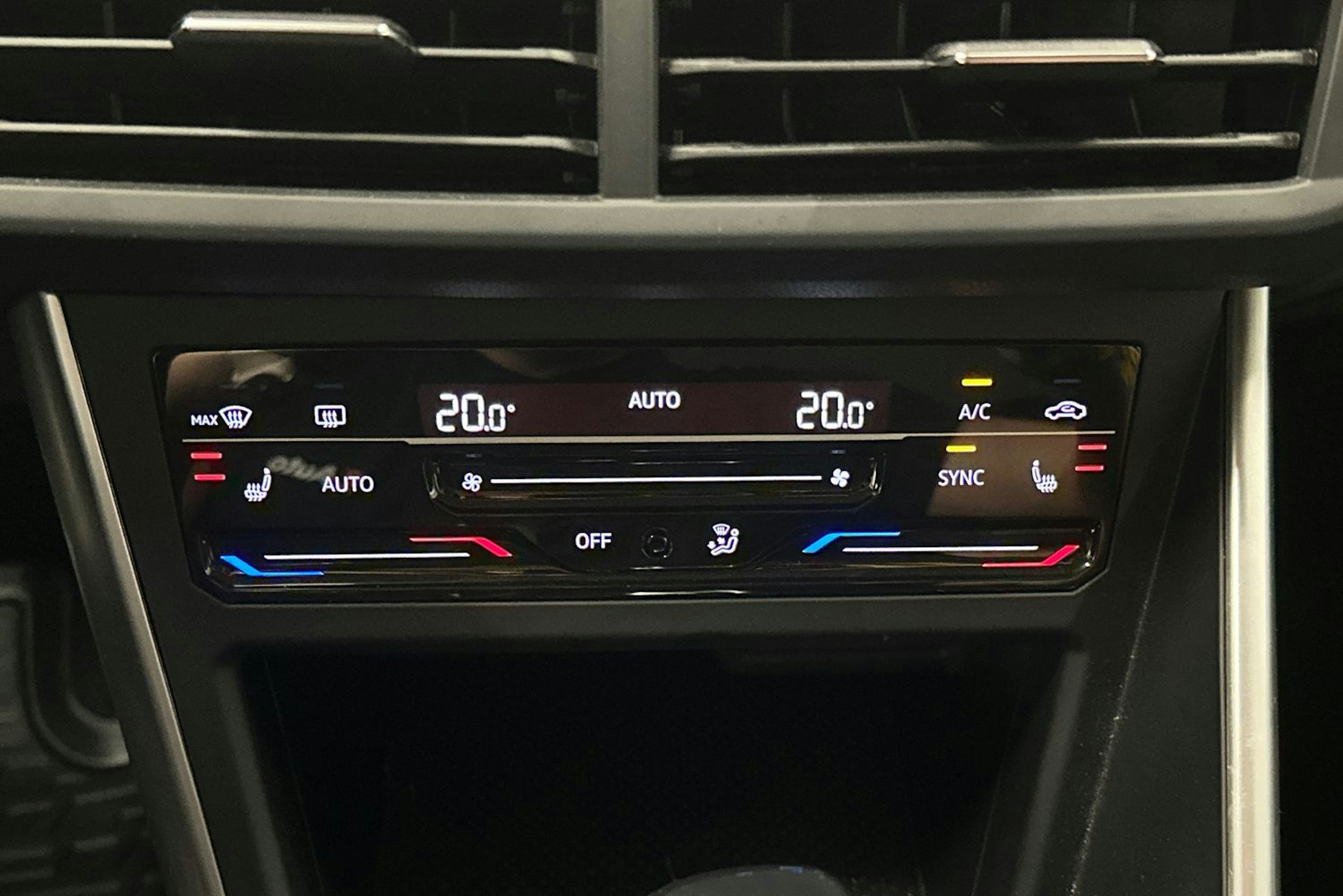 valkoinen Volkswagen Taigo 2023 kuva 21.