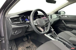 harmaa Volkswagen Taigo 2024 kuva 3.
