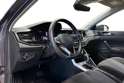 harmaa Volkswagen Taigo 2024 kuva 6.