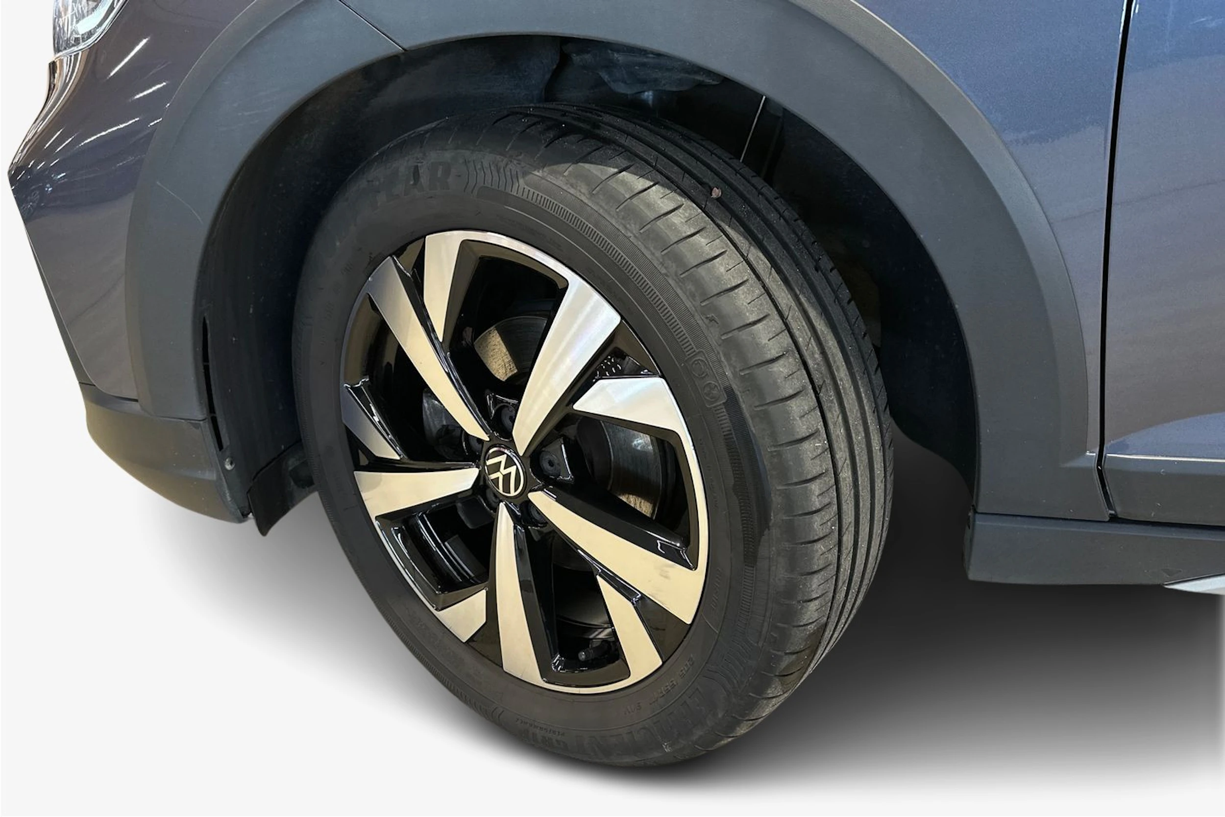 harmaa Volkswagen Taigo 2024 kuva 9.
