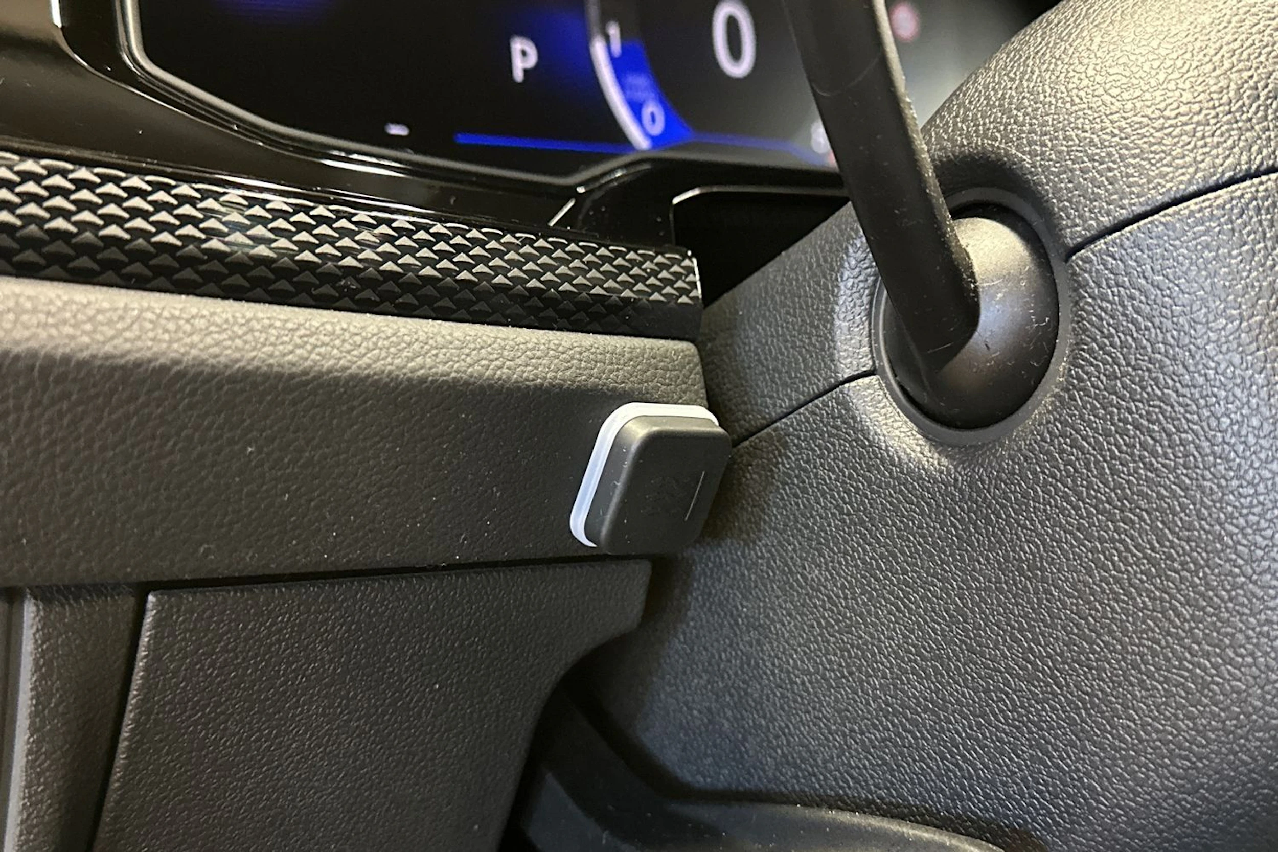 harmaa Volkswagen Taigo 2024 kuva 13.