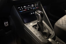 Harmaa Volkswagen Taigo 2024 kuva 18.