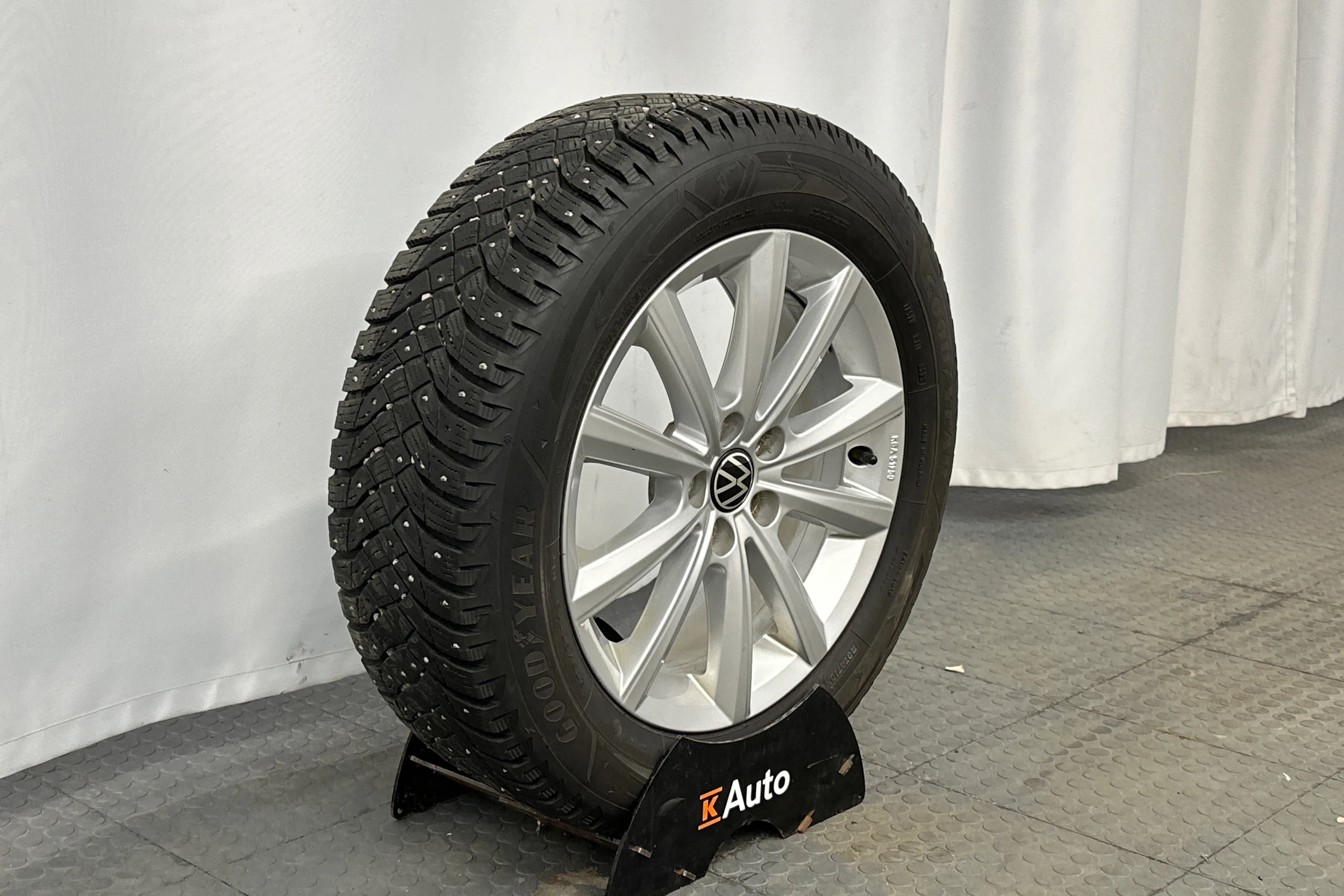 valkoinen Volkswagen Taigo 2024 kuva 13.