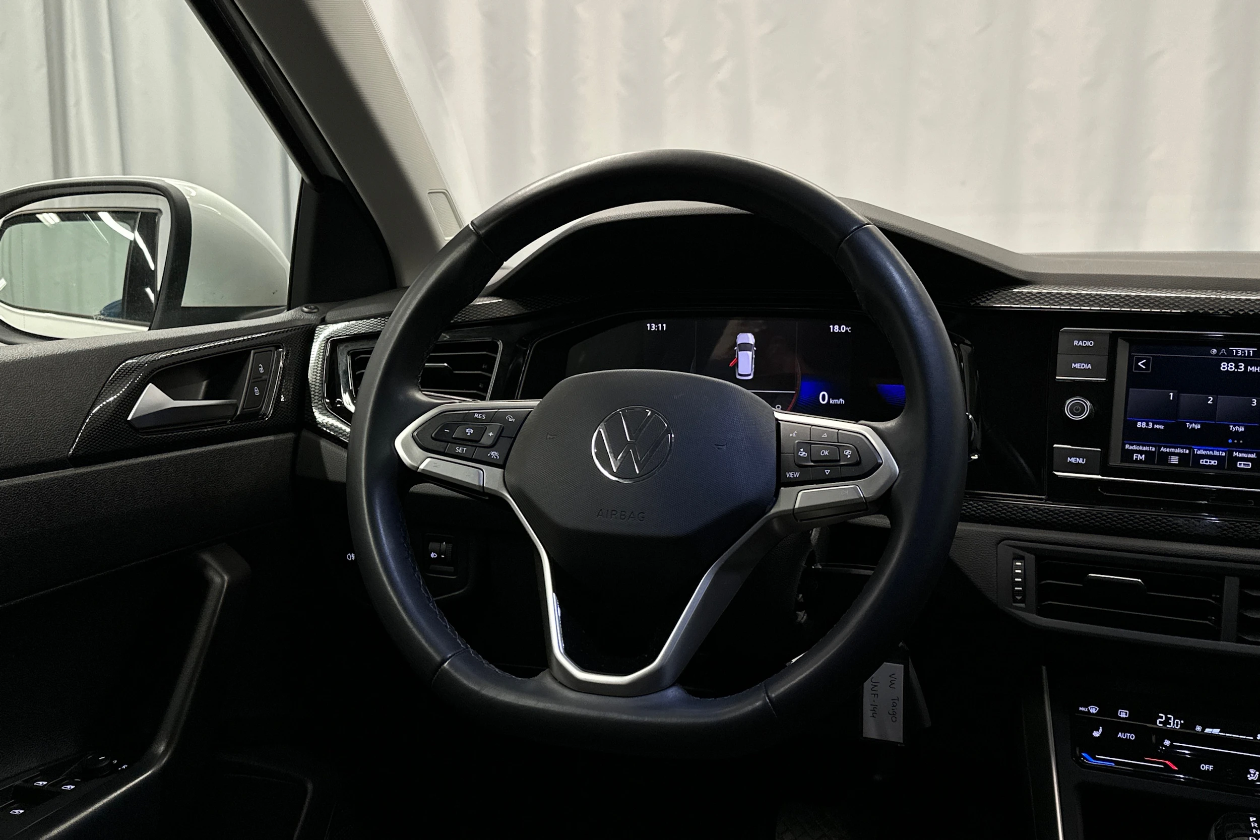 valkoinen Volkswagen Taigo 2024 kuva 17.