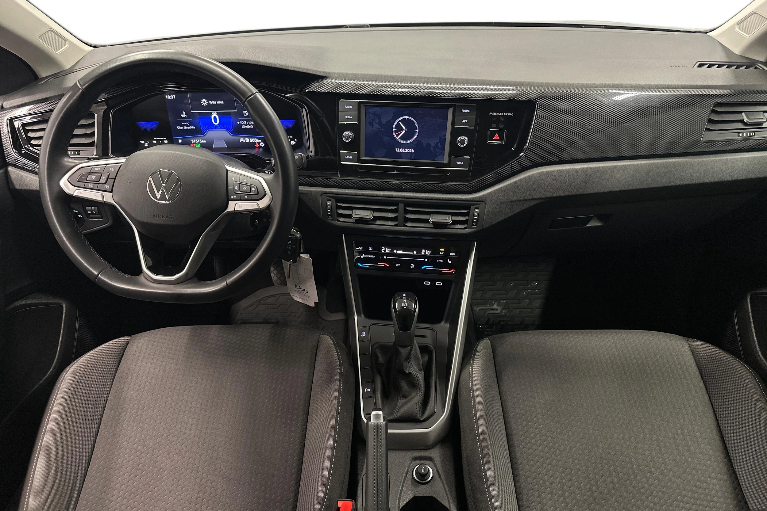 harmaa Volkswagen Taigo 2024 kuva 7.