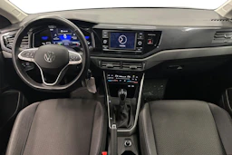 harmaa Volkswagen Taigo 2024 kuva 7.