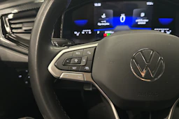 harmaa Volkswagen Taigo 2024 kuva 11.