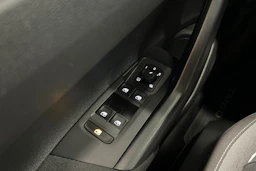 harmaa Volkswagen Taigo 2024 kuva 15.