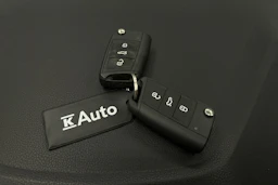 harmaa Volkswagen Taigo 2024 kuva 27.
