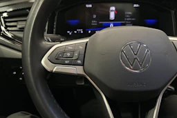 harmaa Volkswagen Taigo 2024 kuva 11.