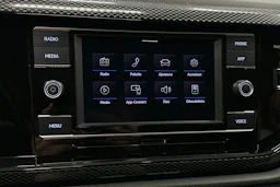 harmaa Volkswagen Taigo 2024 kuva 16.