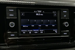 harmaa Volkswagen Taigo 2024 kuva 17.