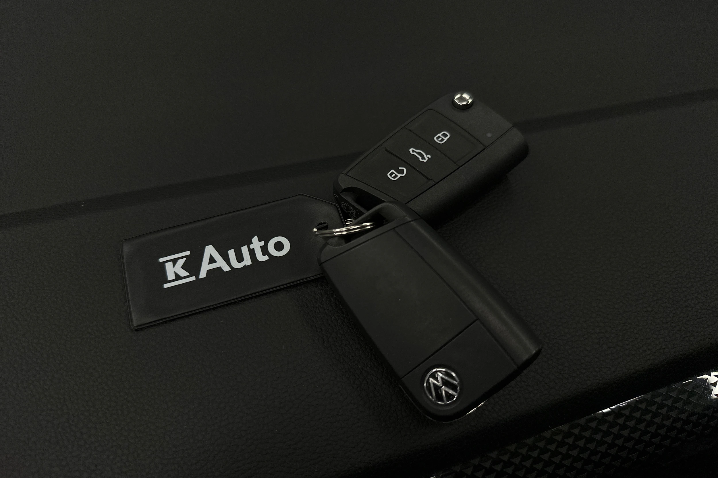 harmaa Volkswagen Taigo 2024 kuva 28.