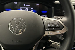 musta Volkswagen Taigo 2024 kuva 12.