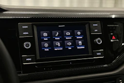 harmaa Volkswagen Taigo 2024 kuva 16.