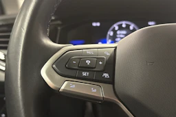 harmaa Volkswagen Taigo 2024 kuva 13.
