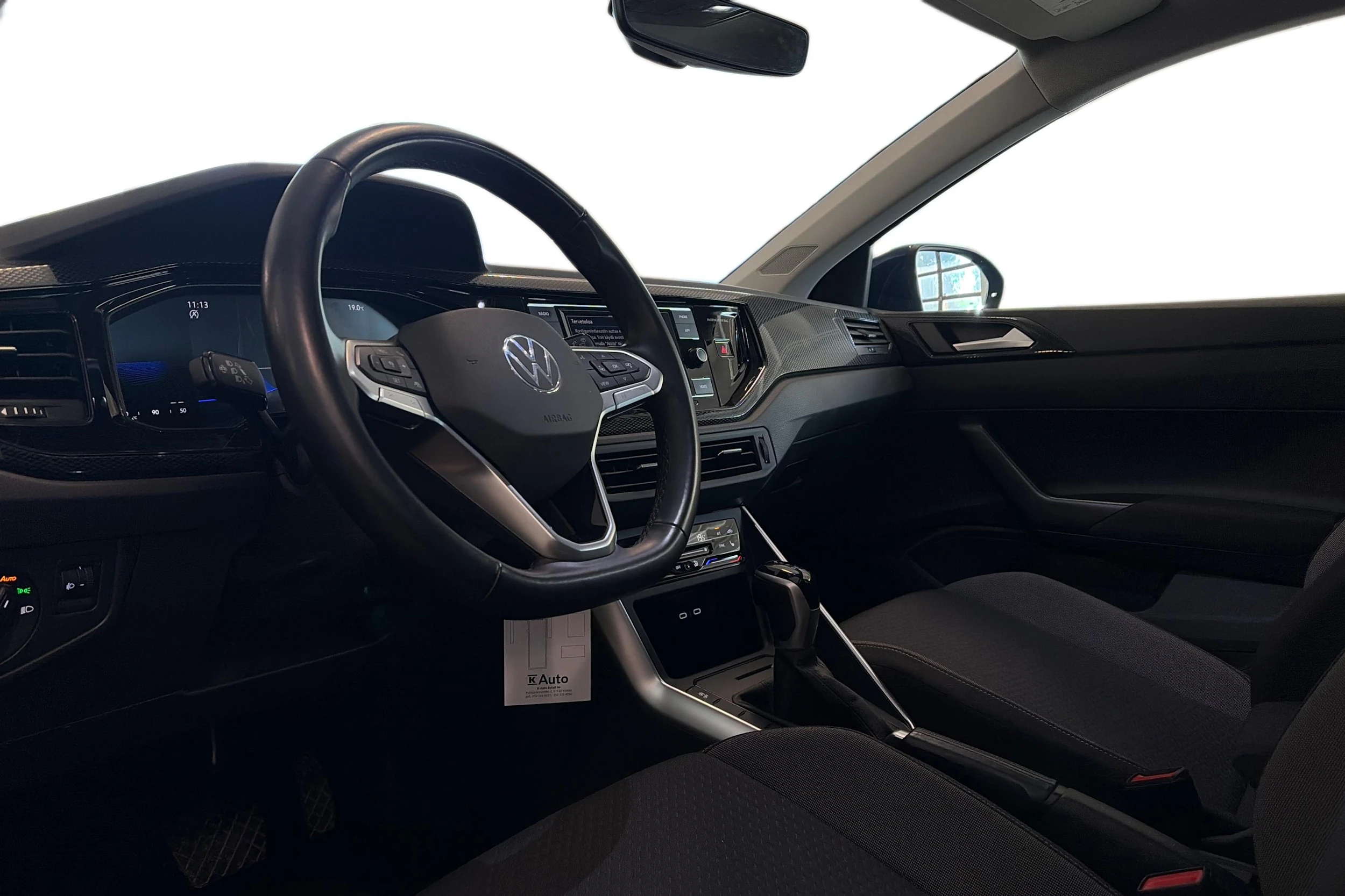 sininen Volkswagen Taigo 2024 kuva 3.