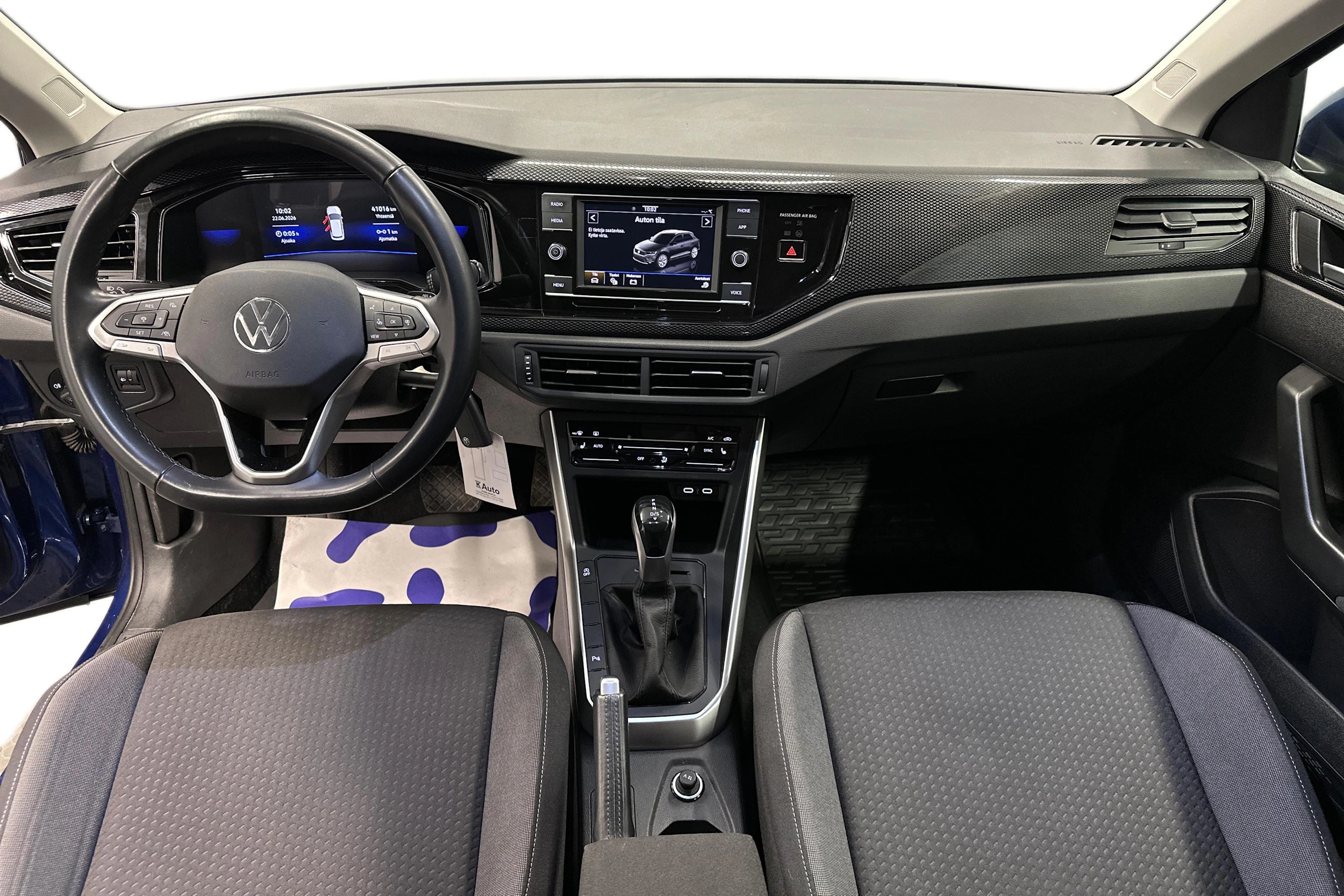sininen Volkswagen Taigo 2024 kuva 7.