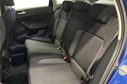 sininen Volkswagen Taigo 2024 kuva 8.