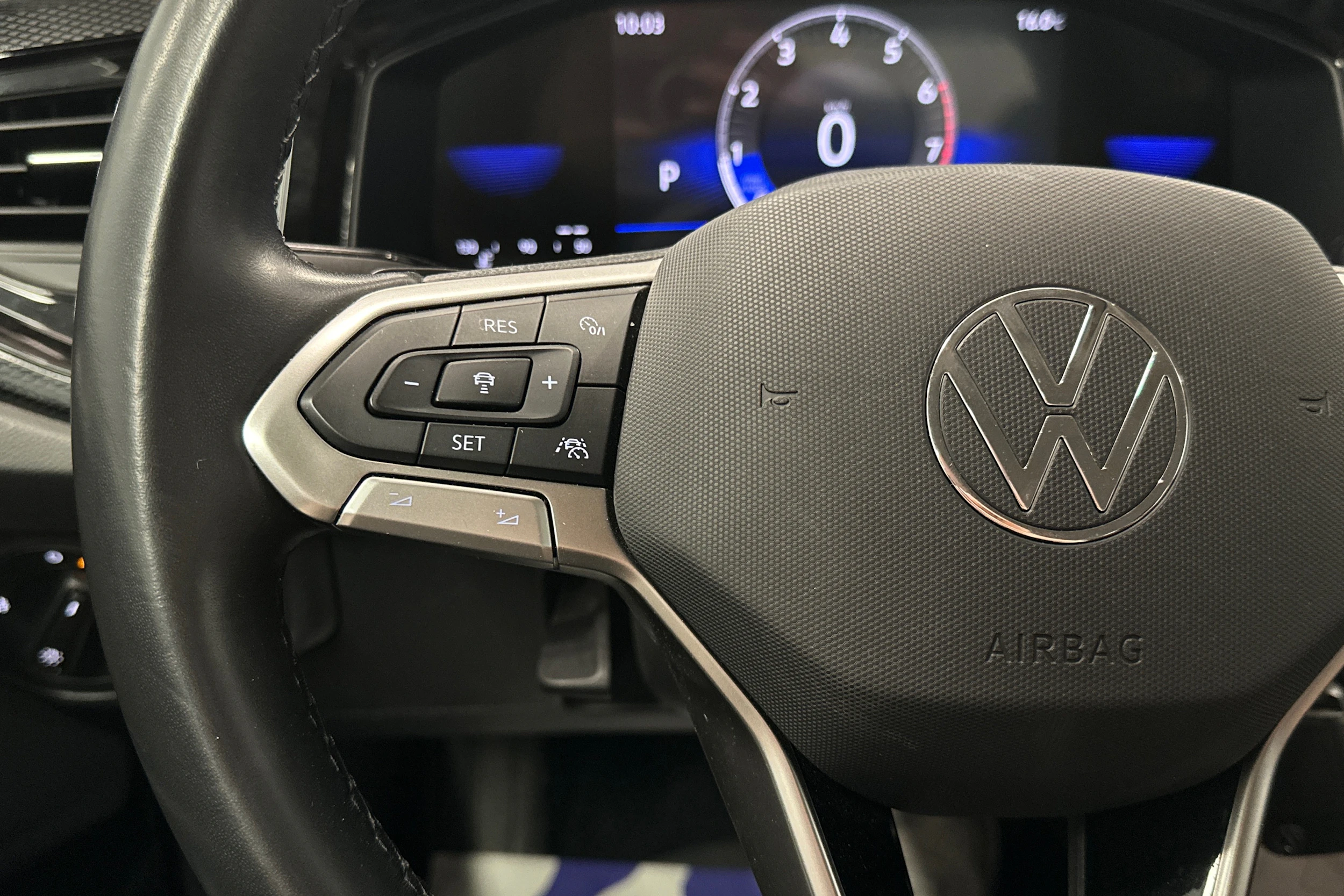 sininen Volkswagen Taigo 2024 kuva 11.