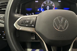 sininen Volkswagen Taigo 2024 kuva 11.