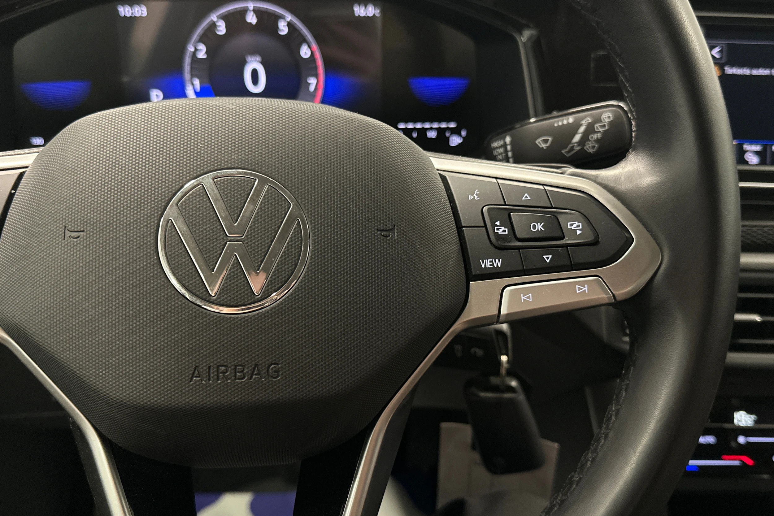 sininen Volkswagen Taigo 2024 kuva 12.