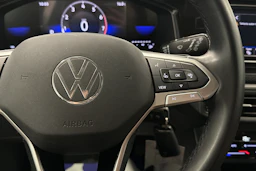 sininen Volkswagen Taigo 2024 kuva 12.