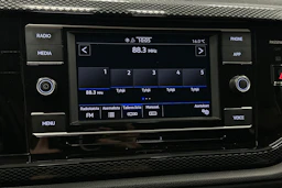 sininen Volkswagen Taigo 2024 kuva 17.