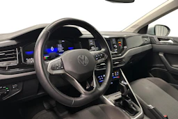 harmaa Volkswagen Taigo 2024 kuva 6.