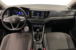 harmaa Volkswagen Taigo 2024 kuva 7.