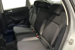 harmaa Volkswagen Taigo 2024 kuva 8.