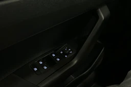 harmaa Volkswagen Taigo 2024 kuva 15.