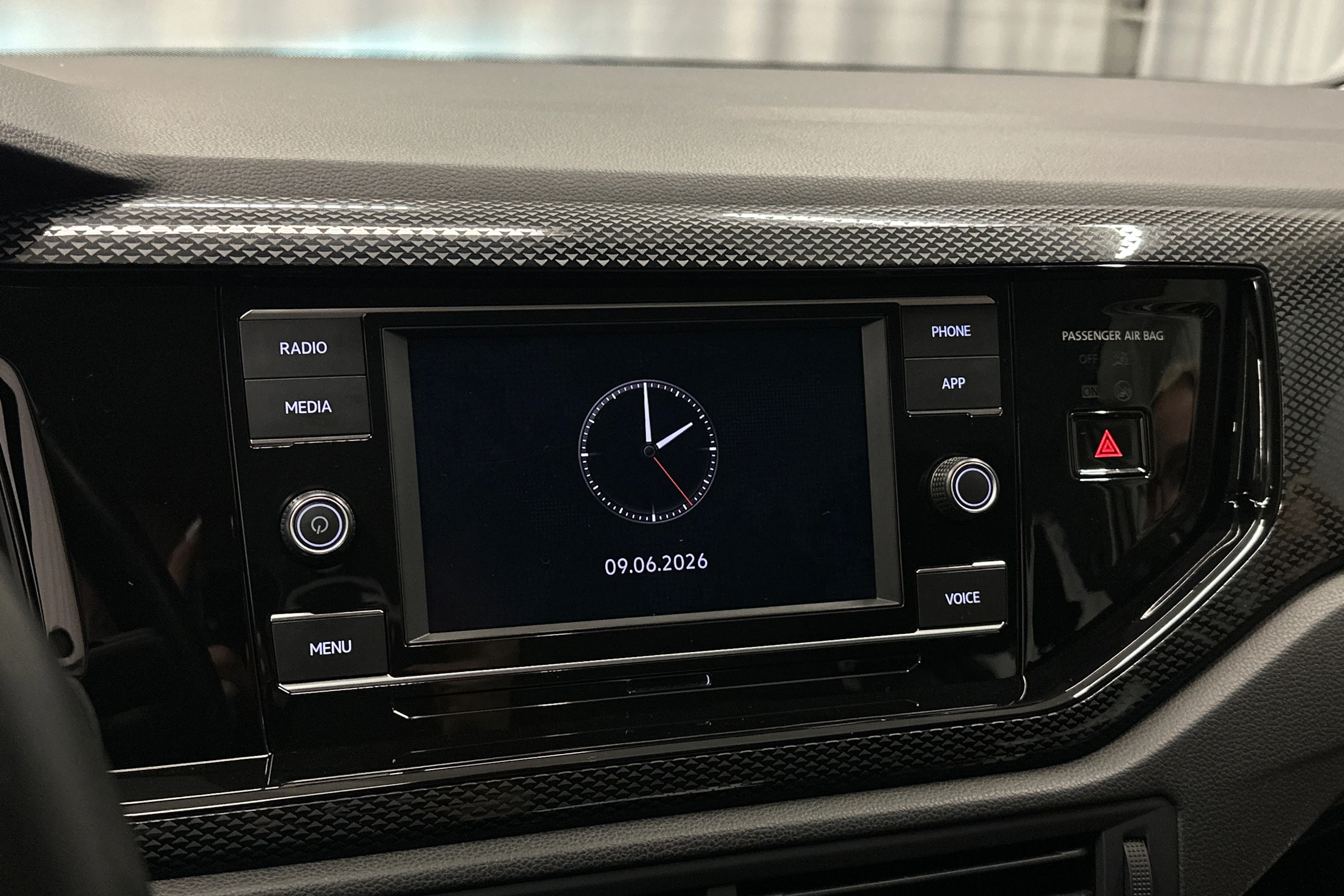 harmaa Volkswagen Taigo 2024 kuva 16.